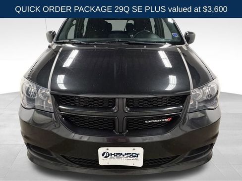 Used 2016 Dodge Grand Caravan SE FWD image 3
