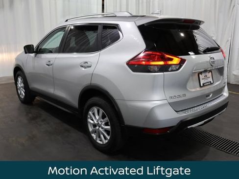Used 2017 Nissan Rogue SV w/ SV Premium Package AWD/4WD image 5