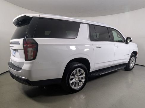 Used 2022 Chevrolet Suburban LT RWD image 8