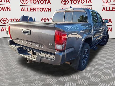 Used 2016 Toyota Tacoma TRD Sport w/ Towing Package AWD/4WD image 7