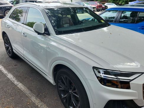 Used 2020 Audi Q8 Premium Plus w/ Premium Plus Package AWD/4WD image 2