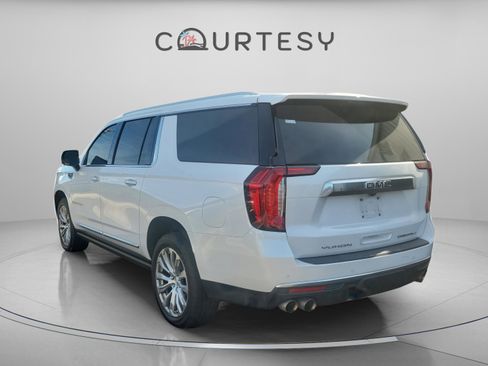 Used 2023 GMC Yukon XL Denali image 2