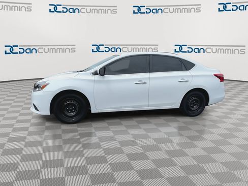 Used 2018 Nissan Sentra S FWD image 5