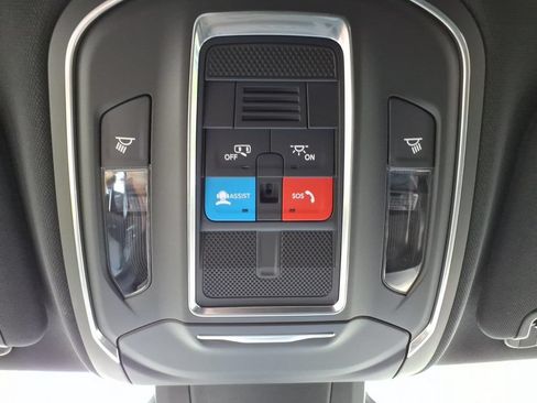 Used 2026 Jeep Cherokee Laredo AWD/4WD image 27