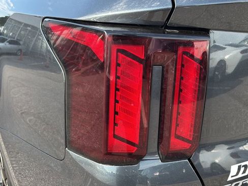 Used 2024 Kia Sorento EX w/ Panoramic Sunroof Package FWD image 28