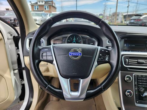 Used 2015 Volvo V60 T5 Premier image 26