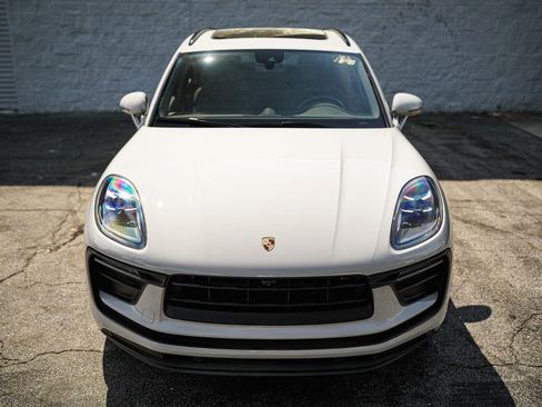Used 2022 Porsche Macan w/ Premium Package Plus image 6
