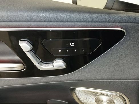 Used 2026 Mercedes-Benz GLC 300 4MATIC image 17