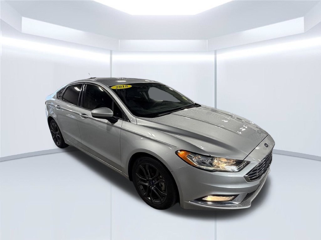 Used 2018 Ford Fusion SE w/ Equipment Group 201A FWD image 9