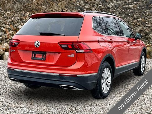 Used 2018 Volkswagen Tiguan SE AWD/4WD image 2