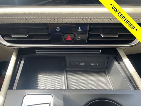 Used 2024 Volkswagen Atlas SE AWD/4WD image 23