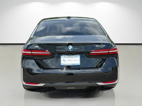 Used 2024 BMW i5 eDrive40i w/ Premium Package RWD image 4