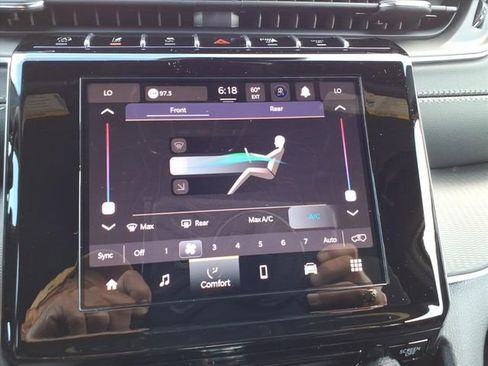 New 2025 Jeep Grand Cherokee L Laredo image 22