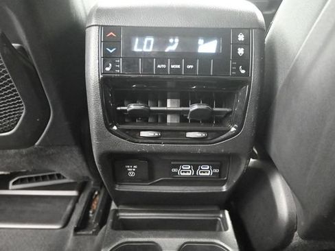 Used 2023 Jeep Grand Cherokee L Limited AWD/4WD image 13