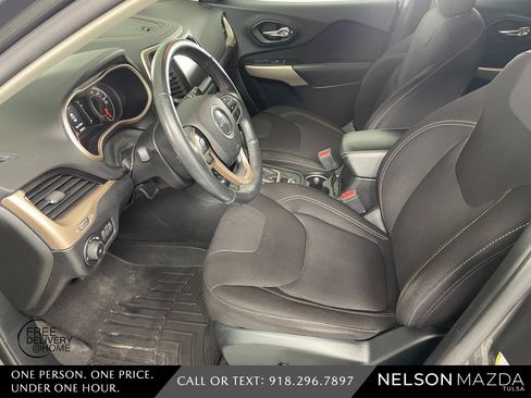 Used 2017 Jeep Cherokee Latitude w/ Safety/Convenience Group image 17