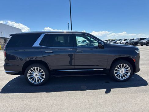 Used 2024 Cadillac Escalade Premium Luxury AWD/4WD image 8