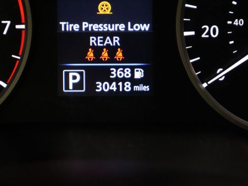 Used 2024 Nissan Sentra S image 38