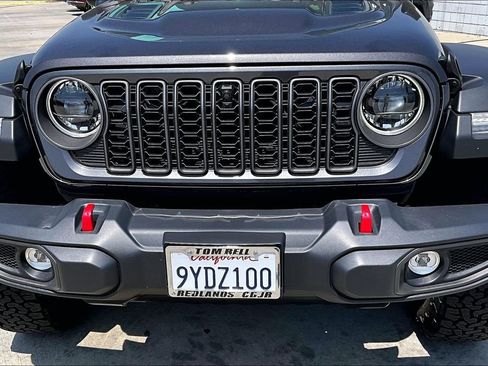Certified 2025 Jeep Wrangler Unlimited Rubicon w/ Convenience Group AWD/4WD image 29