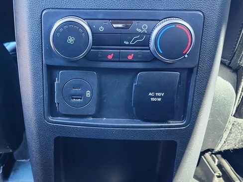 Used 2021 Ford Explorer Limited w/ Equipment Group 301A AWD/4WD image 19