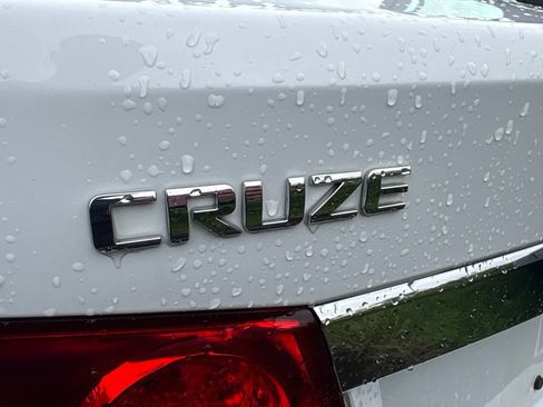 Used 2015 Chevrolet Cruze LT FWD image 14