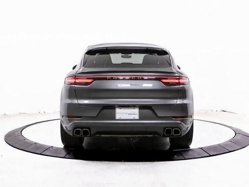 Certified 2022 Porsche Cayenne Turbo image 6