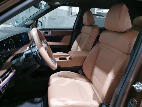 Used 2025 Hyundai Santa Fe Limited image 16