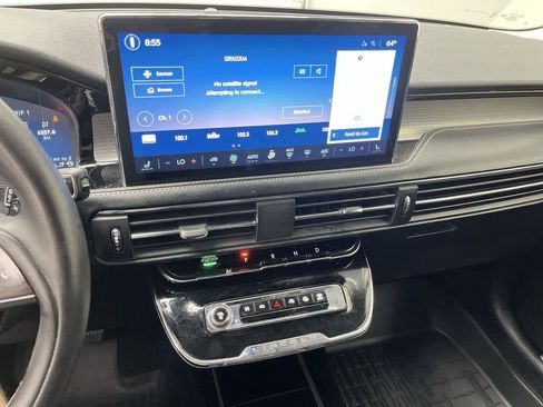 Used 2023 Lincoln Corsair AWD w/ Towing Package image 18