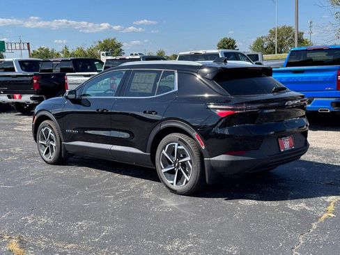 New 2026 Chevrolet Equinox EV LT image 3