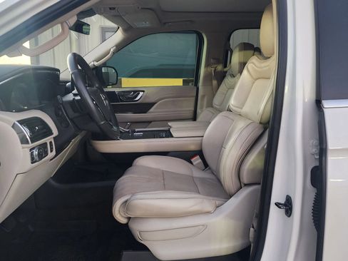 Used 2019 Lincoln Navigator Reserve image 26