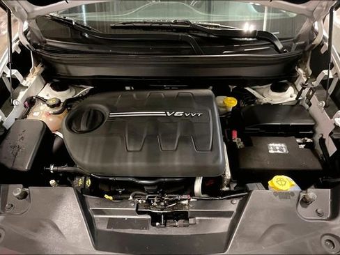 Used 2016 Jeep Cherokee Limited image 10