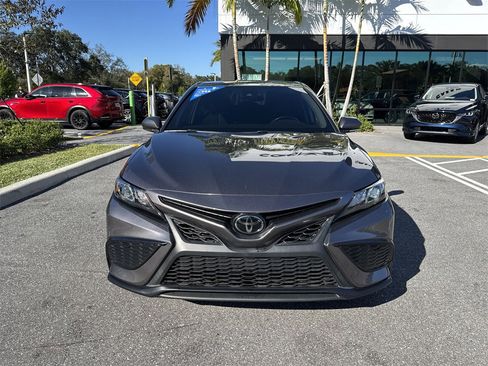 Used 2023 Toyota Camry SE image 9
