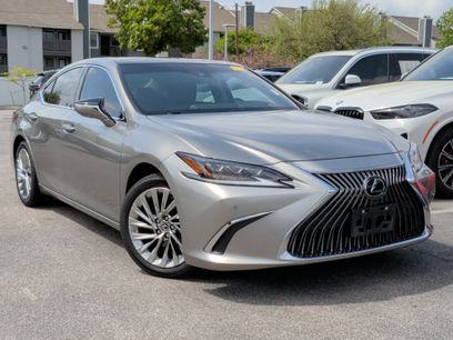 Used 2021 Lexus ES 350 Ultra Luxury w/ Accessory Package 2