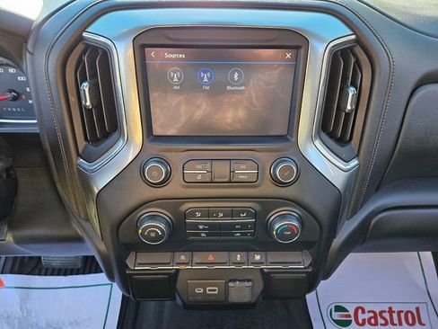 Used 2020 Chevrolet Silverado 1500 LT image 21