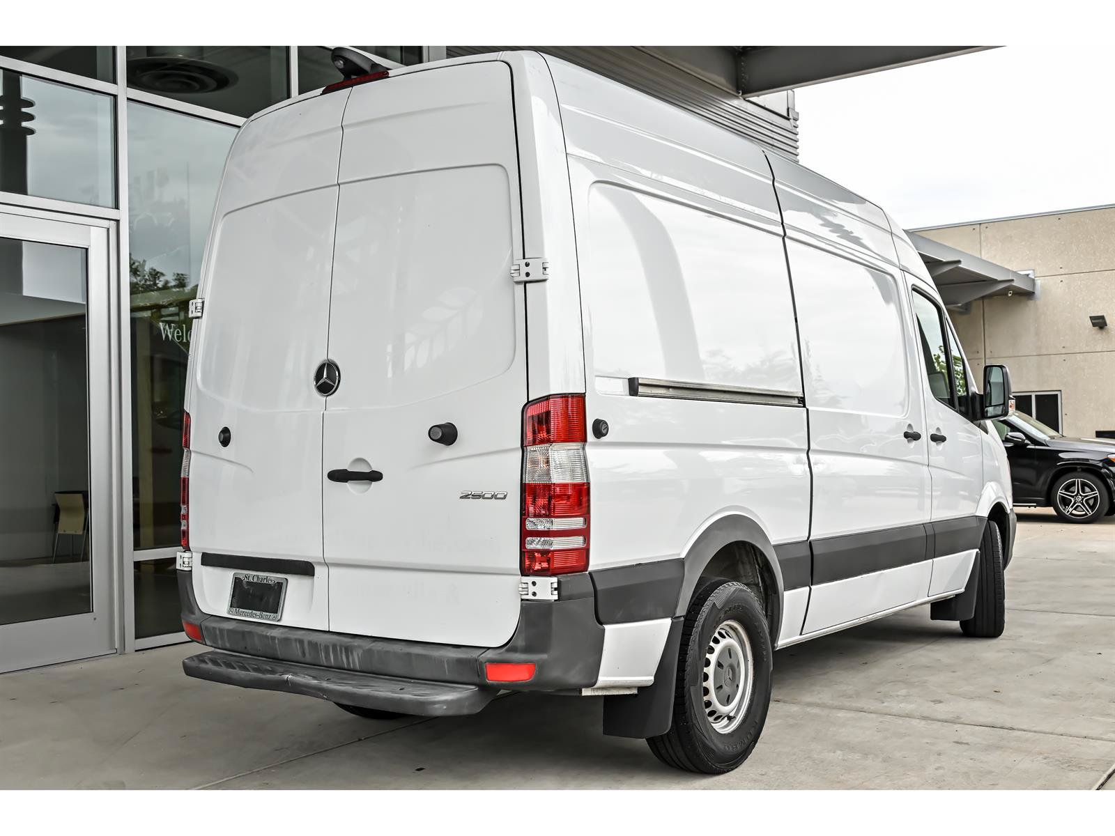 Used 2017 Mercedes-Benz Sprinter 2500 image 4