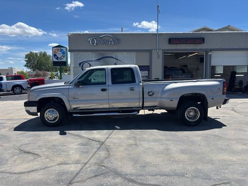 Used 2005 Chevrolet Silverado 3500 LS w/ Heavy-Duty Power Package AWD/4WD image 1