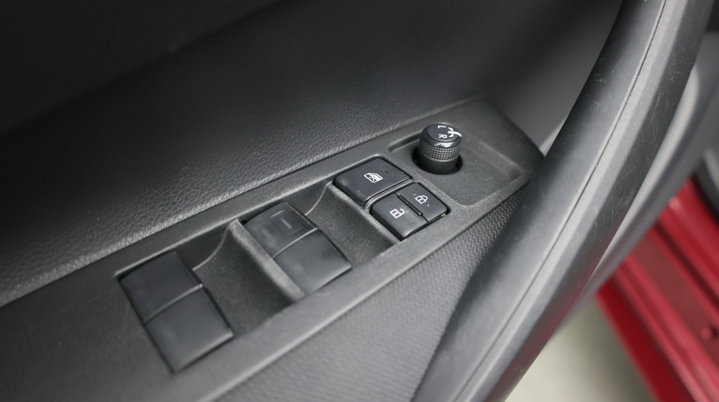 Used 2022 Toyota Corolla LE FWD image 12