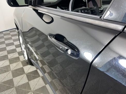 Used 2023 Jeep Compass Latitude image 13