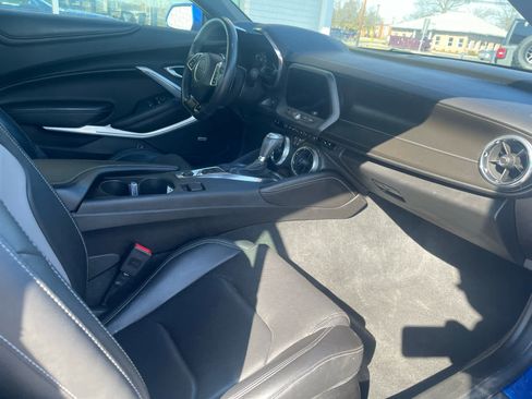 Used 2018 Chevrolet Camaro LT image 10