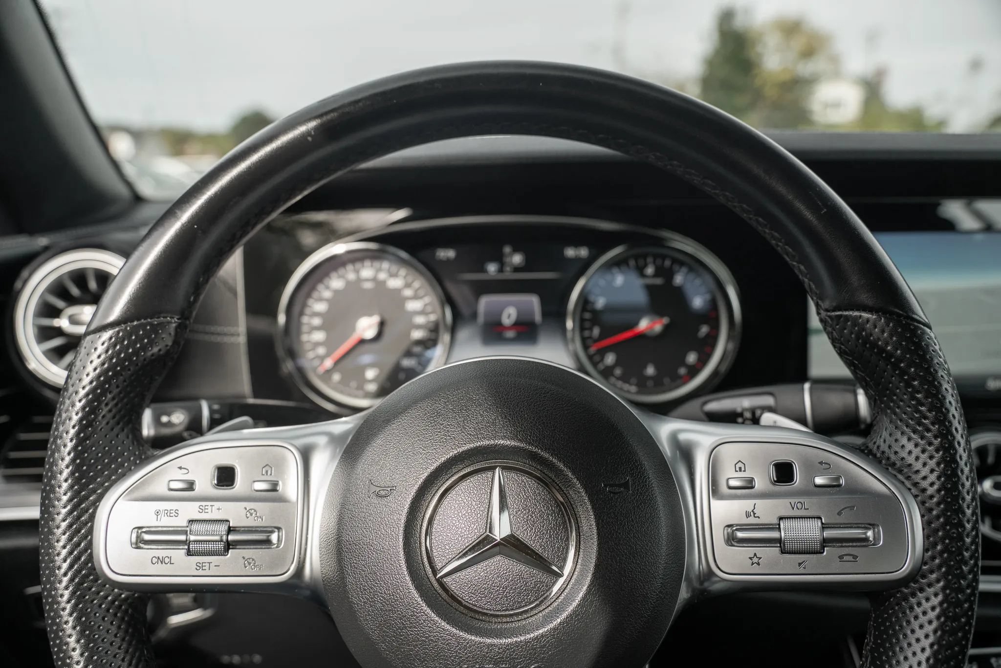 Used 2019 Mercedes-Benz E 450 Cabriolet image 22