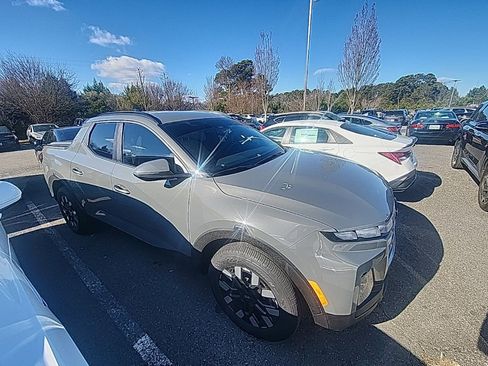 Certified 2025 Hyundai Santa Cruz SEL image 3