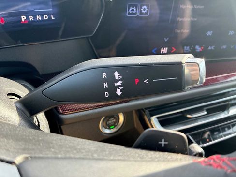 Certified 2024 Chevrolet Traverse RS image 16