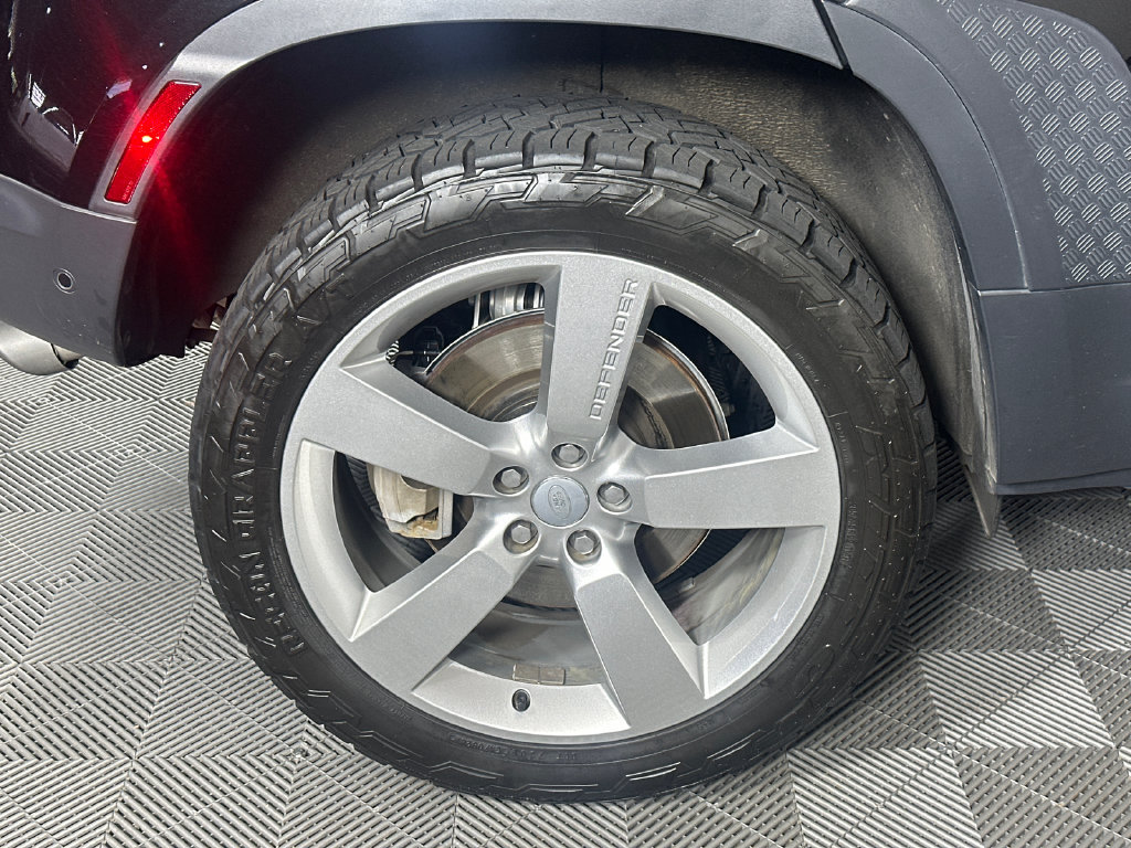 Used 2024 Land Rover Defender 110 SE AWD/4WD image 17