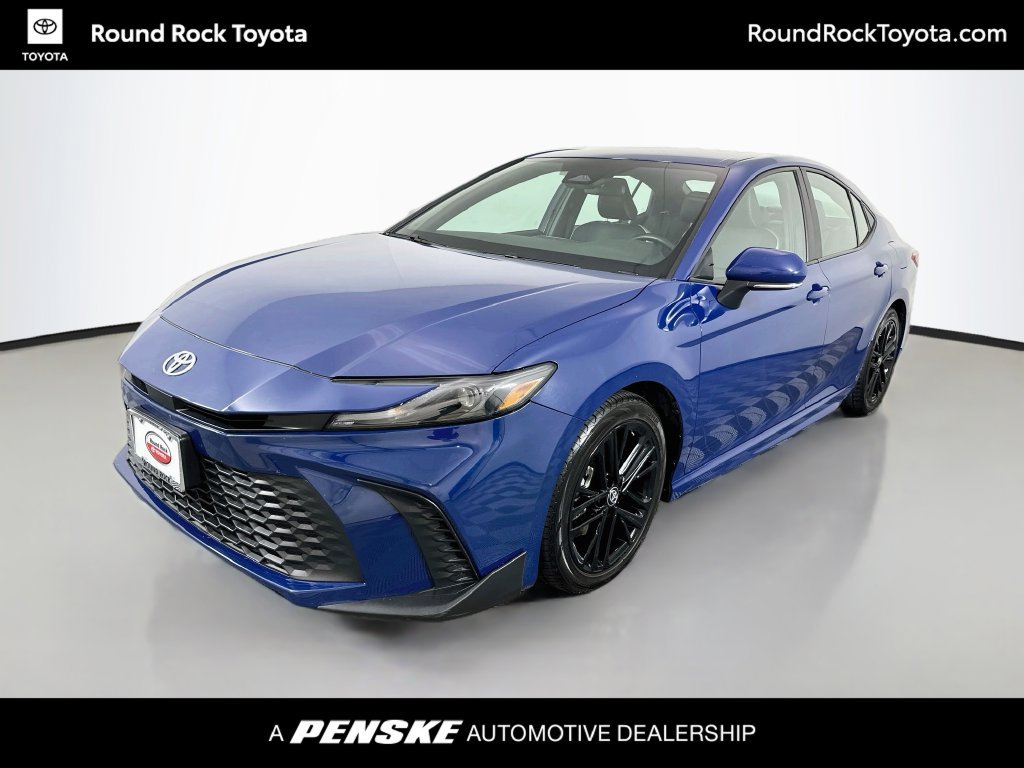 Used 2025 Toyota Camry SE FWD image 1