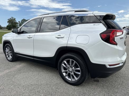 Used 2022 GMC Terrain SLT w/ LPO, Floor Liner Package FWD image 6