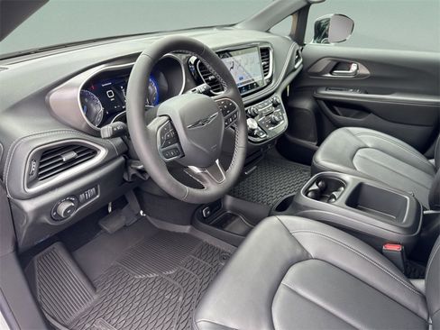 New 2026 Chrysler Pacifica Select image 20