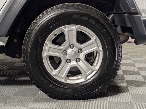 Used 2019 Jeep Wrangler Unlimited Sport S image 25