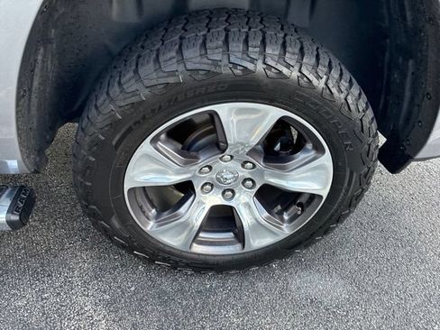 Used 2019 RAM 1500 Laramie AWD/4WD image 8