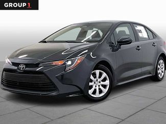 Used 2025 Toyota Corolla LE video 1