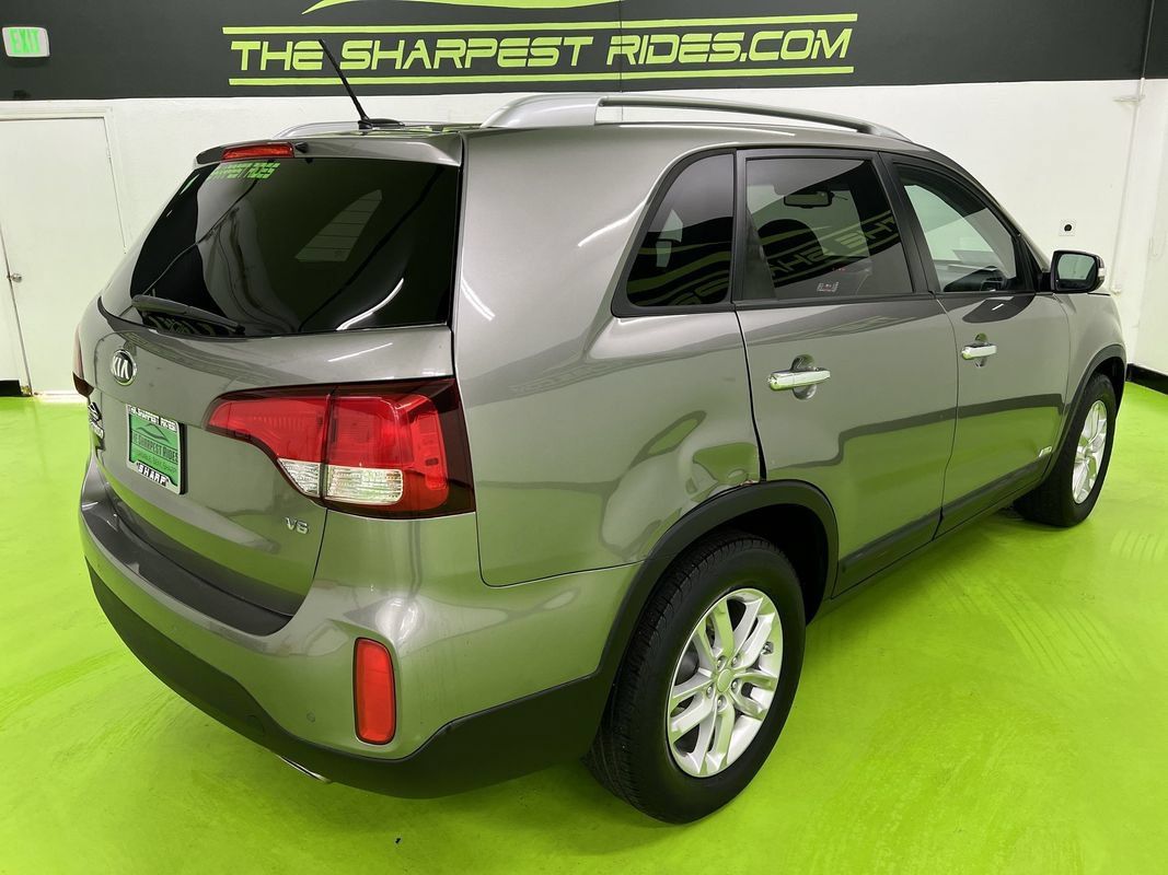 Used 2015 Kia Sorento LX AWD/4WD image 10