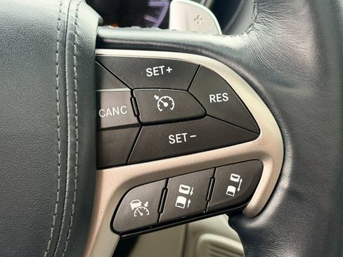 Used 2017 Jeep Grand Cherokee Summit AWD/4WD image 43